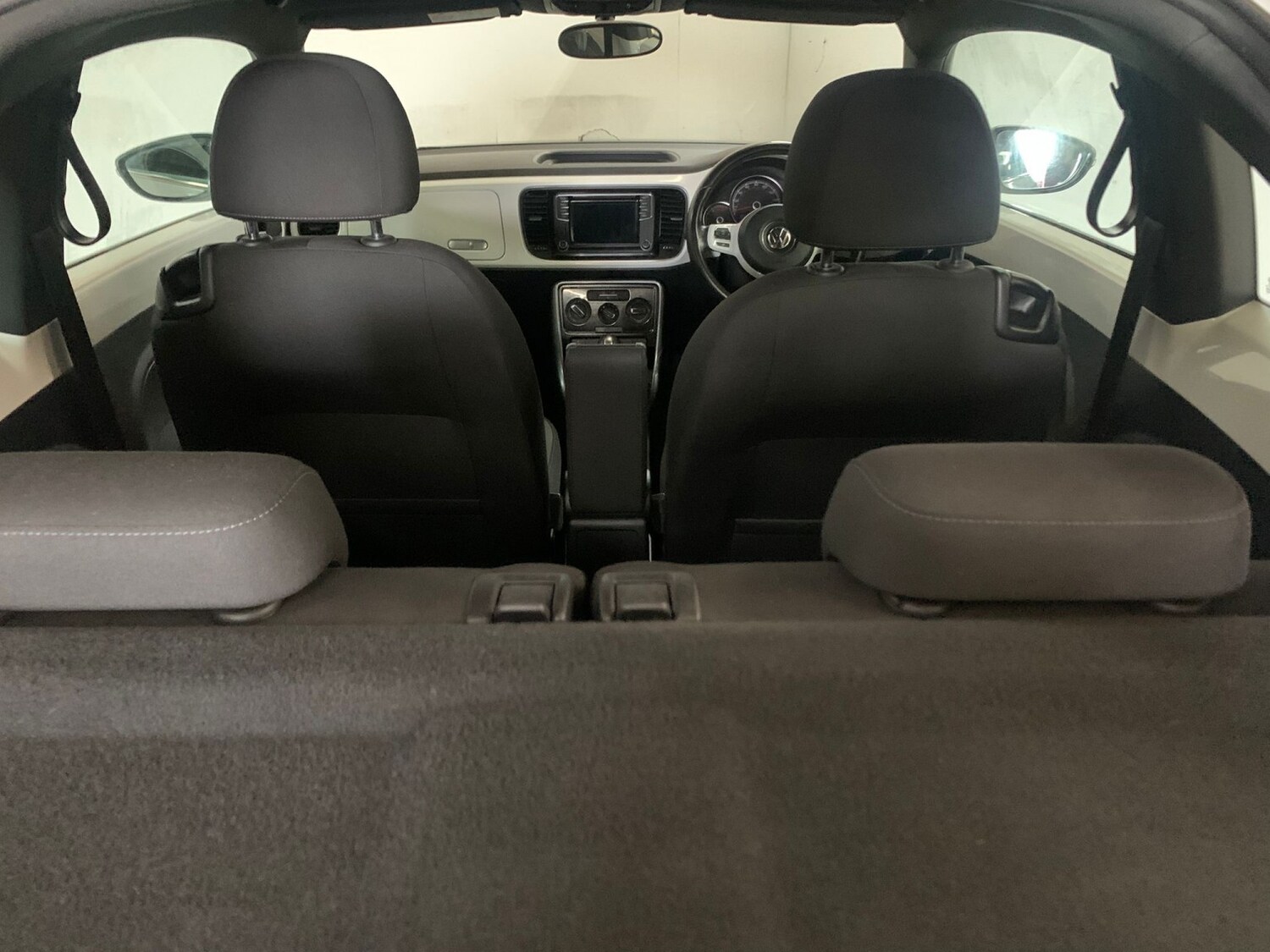 Used Volkswagen Beetle 2016 for sale - 77721231: Photo 34