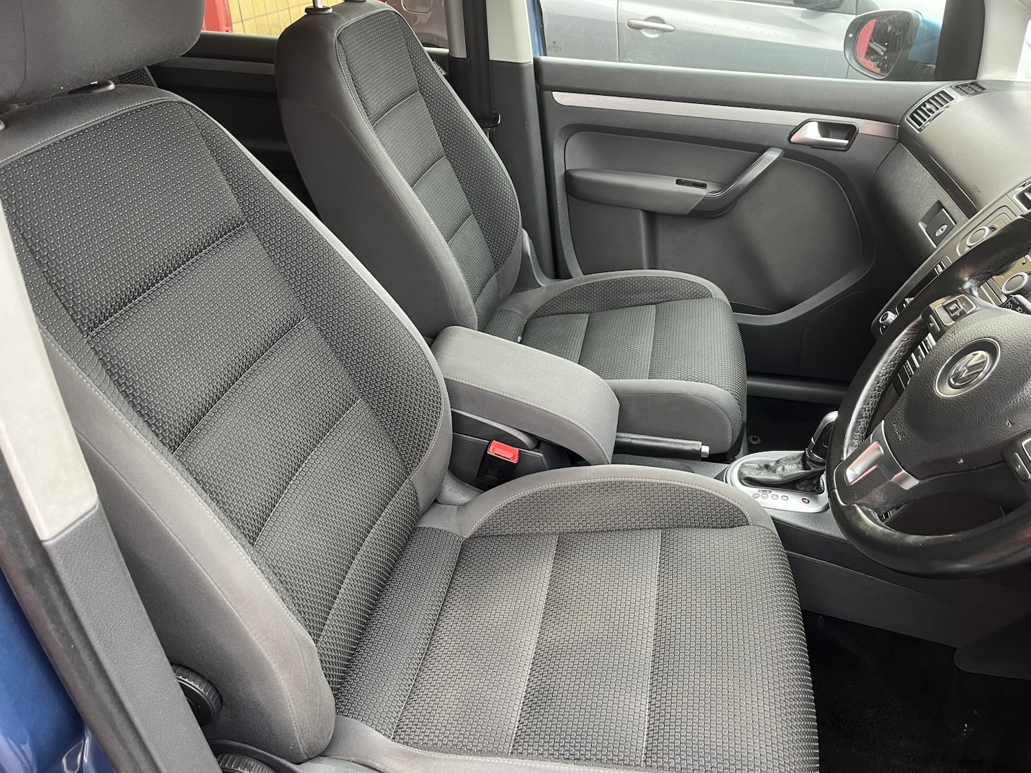 Used Volkswagen Touran 2014 for sale - 77735742: Photo 3