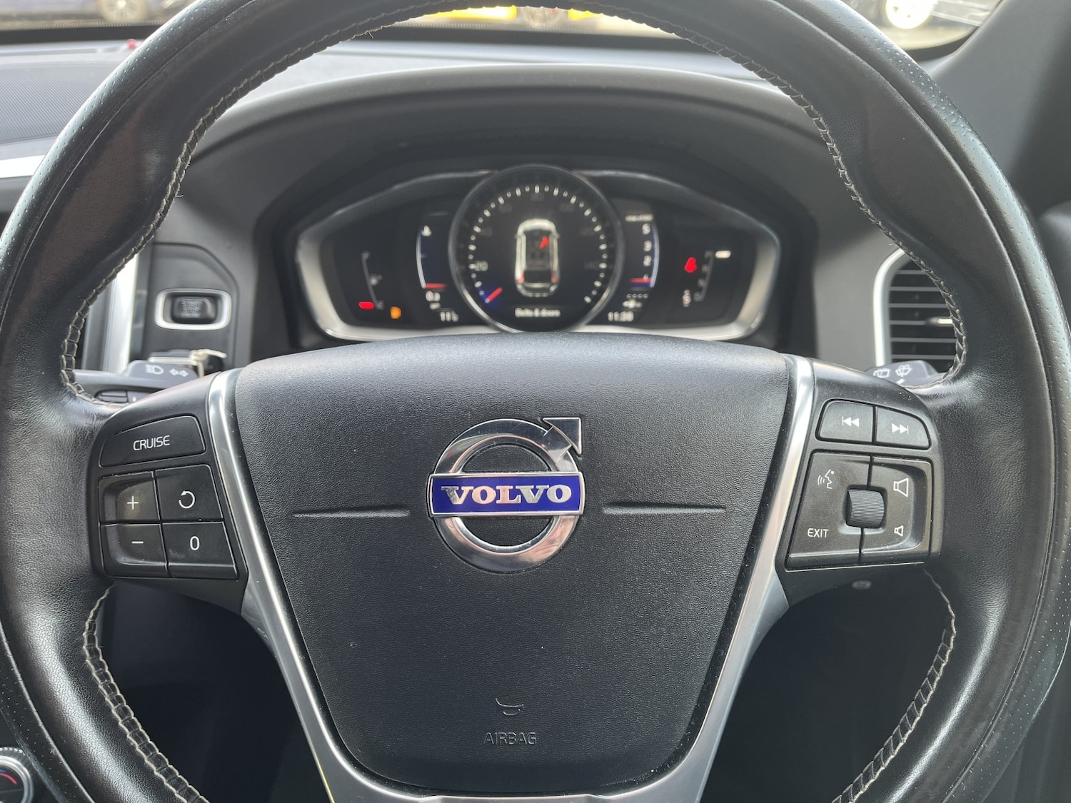 Used Volvo XC60 2017 for sale - 77735755: Photo 15