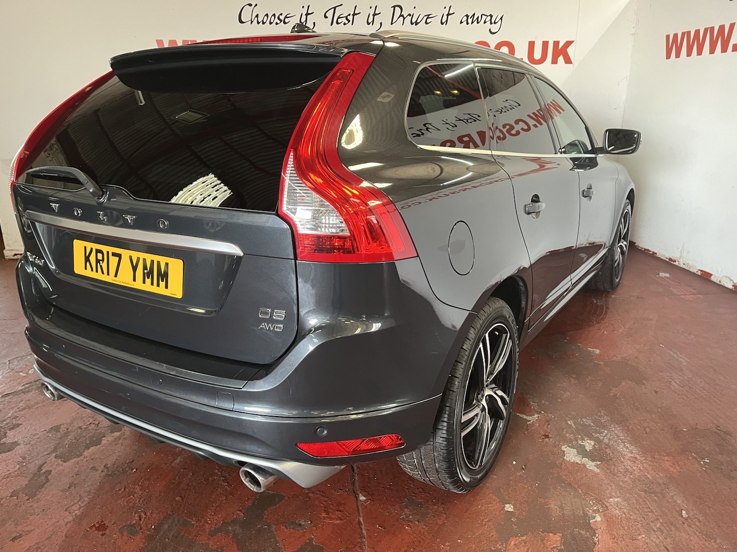 Used Volvo XC60 2017 for sale - 77735755: Photo 2