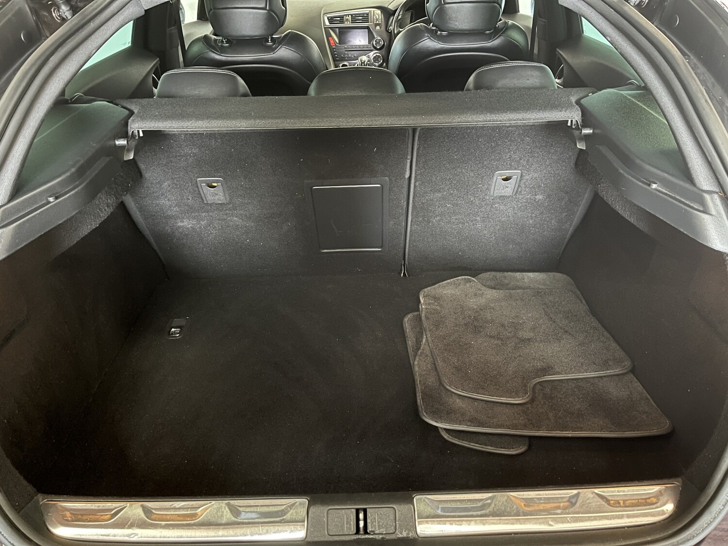 Used Citroen DS5 2015 for sale - 77721284: Photo 8