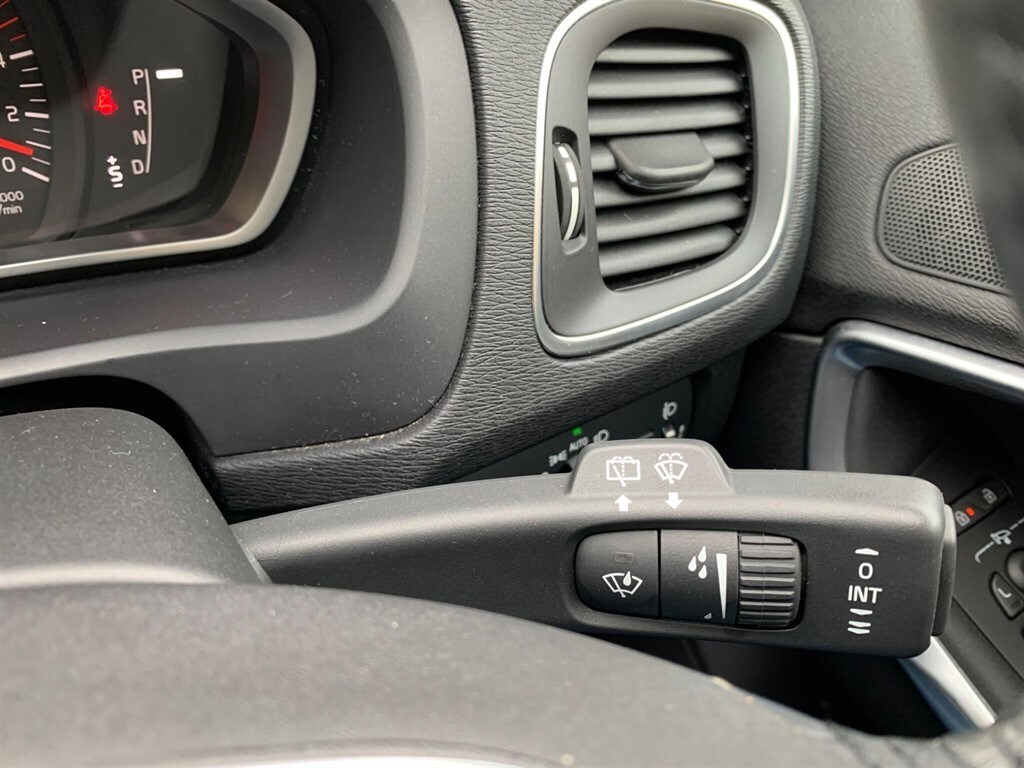 Used Volvo V40 2014 for sale - 77721286: Photo 24