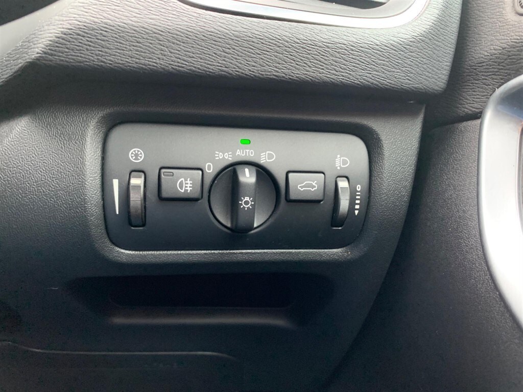 Used Volvo V40 2014 for sale - 77721286: Photo 28