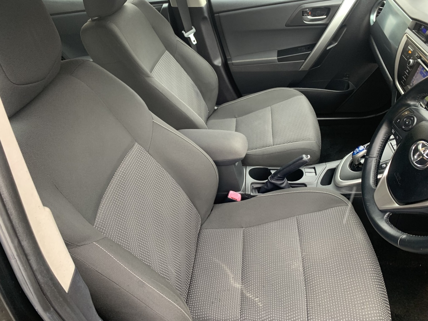 Used Toyota Auris 2013 for sale - 78053325: Photo 3