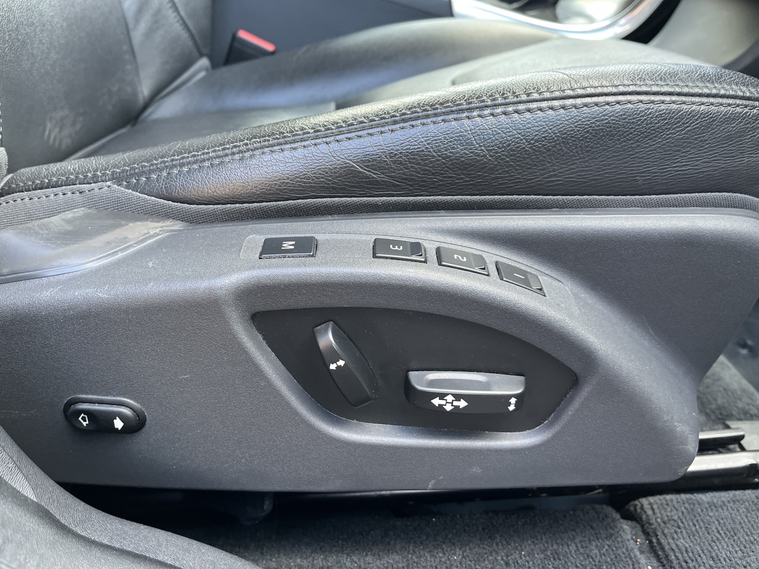 Used Volvo XC60 2015 for sale - 78213492: Photo 15