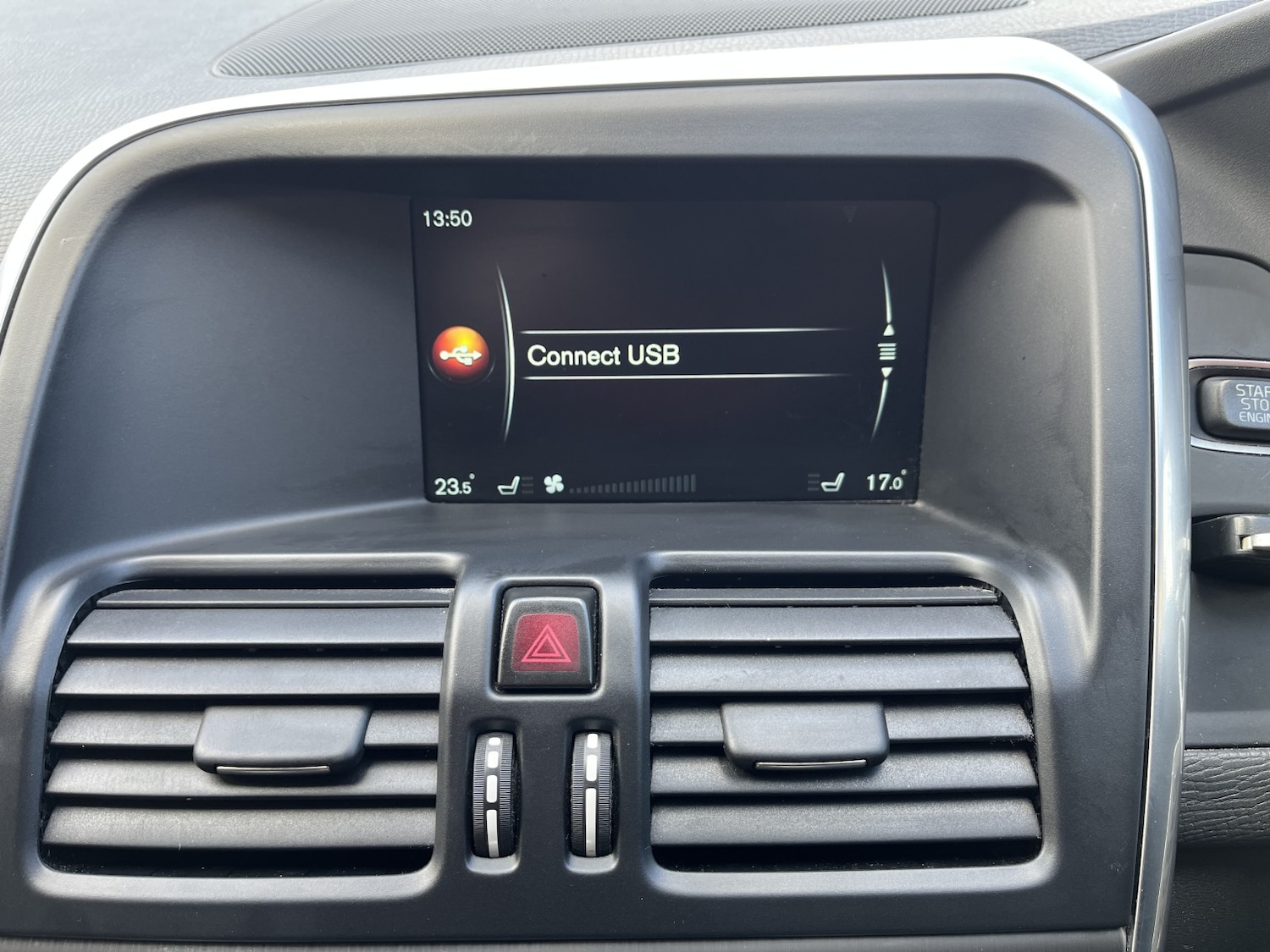 Used Volvo XC60 2015 for sale - 78213492: Photo 19