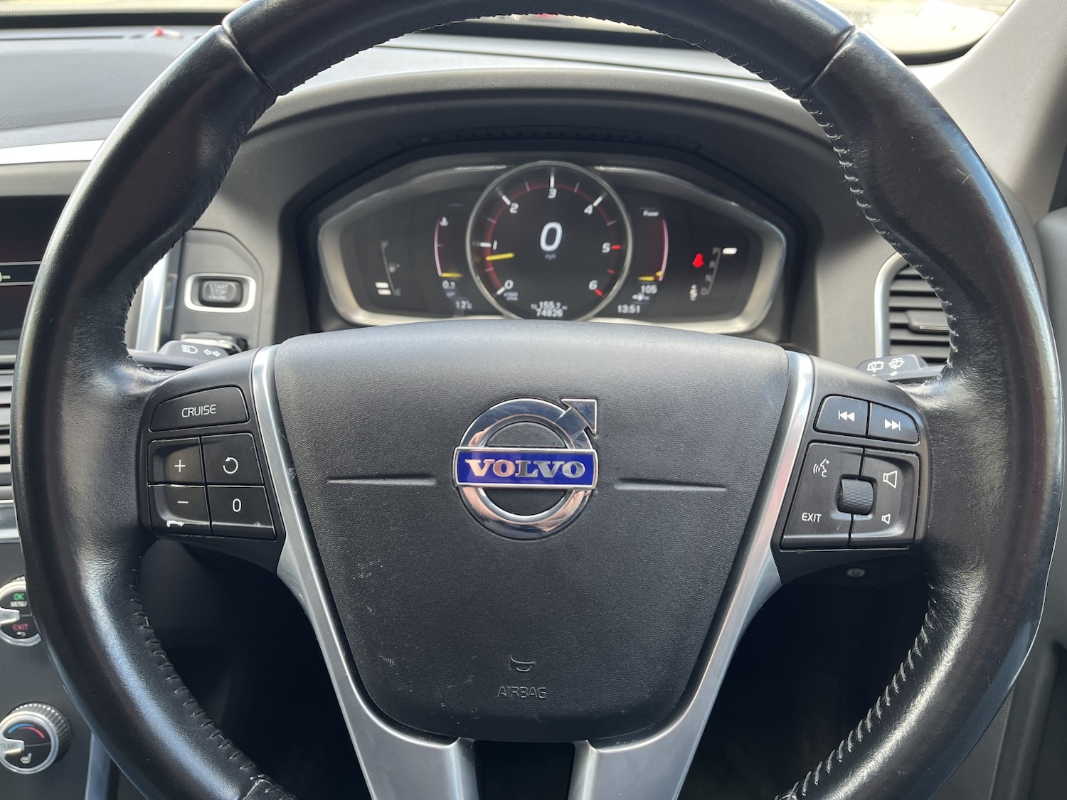 Used Volvo XC60 2015 for sale - 78213492: Photo 23