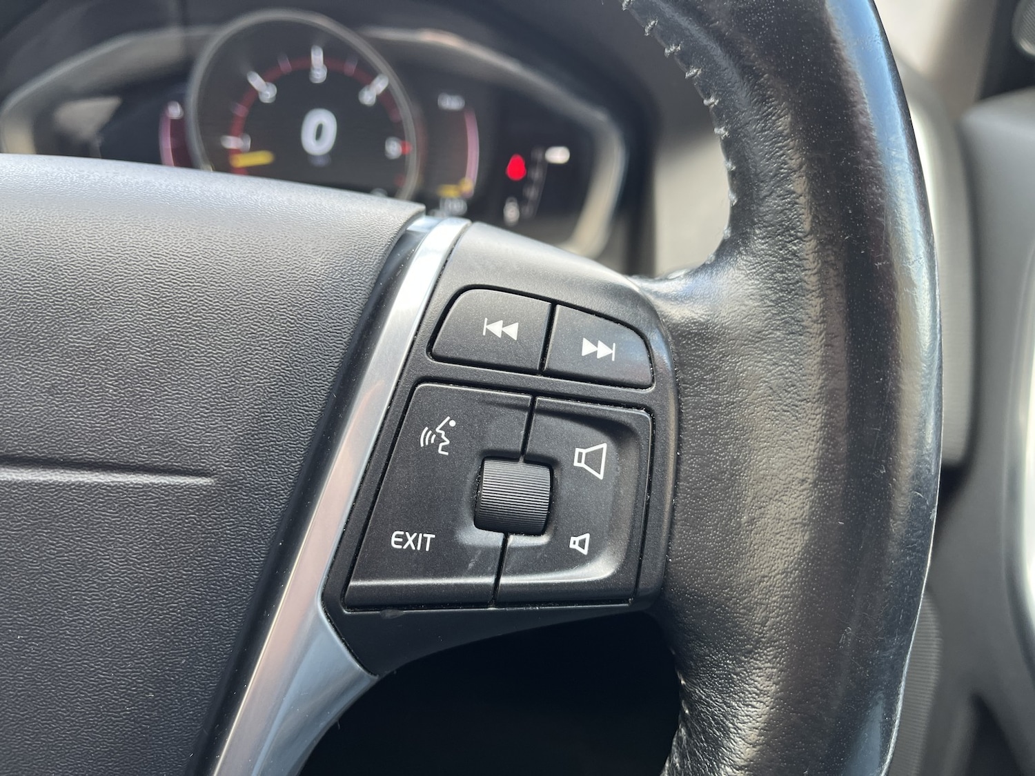 Used Volvo XC60 2015 for sale - 78213492: Photo 24