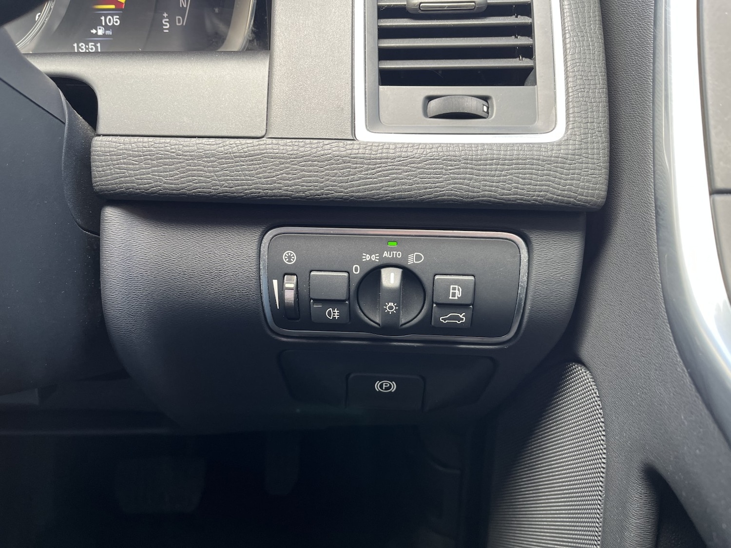 Used Volvo XC60 2015 for sale - 78213492: Photo 26