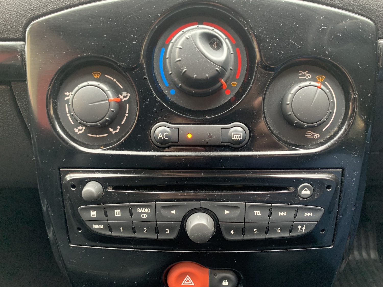 Used Renault Clio 2012 for sale - 78064190: Photo 20