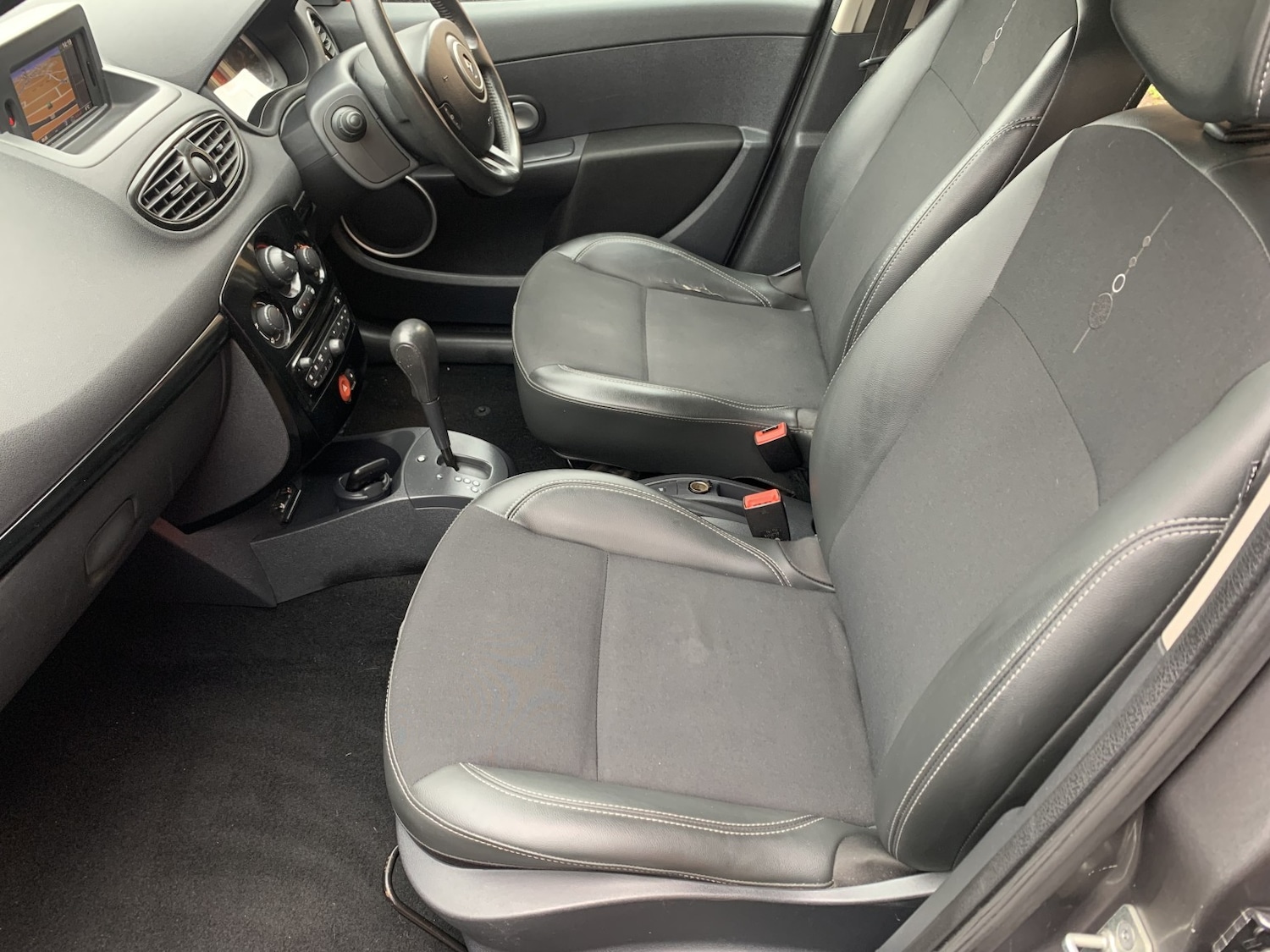 Used Renault Clio 2012 for sale - 78064190: Photo 28