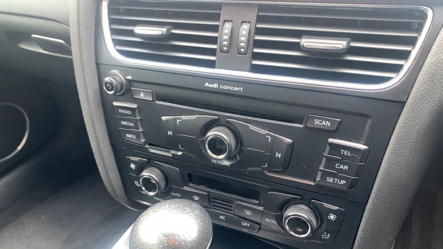 Used Volkswagen Amarok 2014 for sale - 77721385: Photo 32