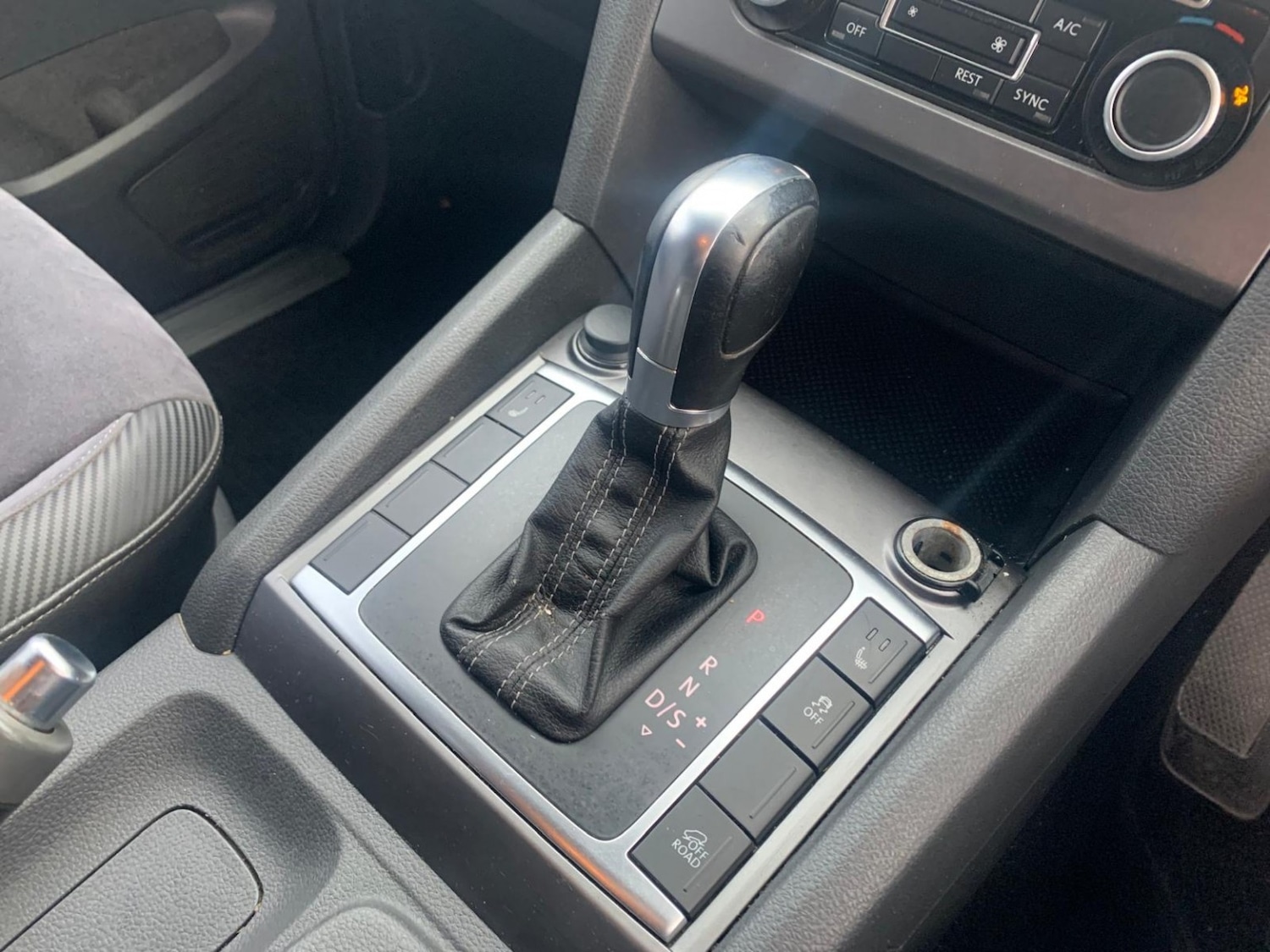 Used Volkswagen Amarok 2014 for sale - 77721385: Photo 34