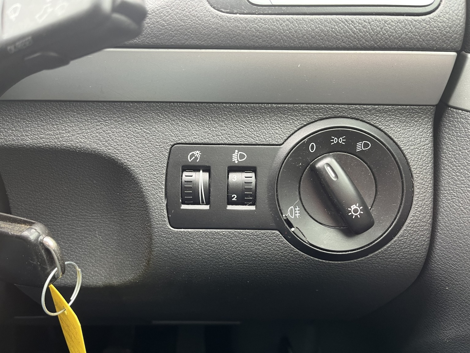 Used Volkswagen Touran 2012 for sale - 77807194: Photo 21