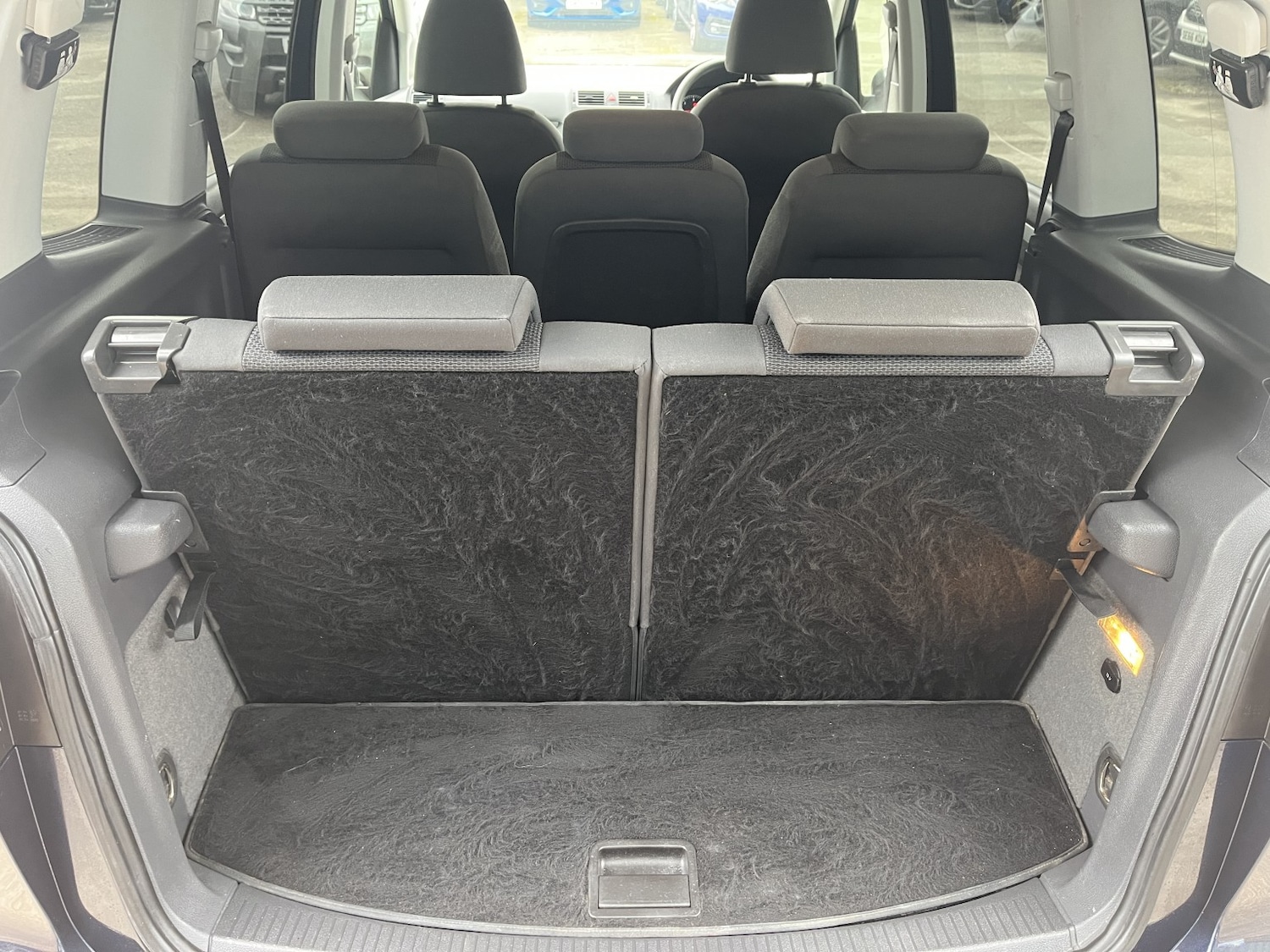 Used Volkswagen Touran 2012 for sale - 77807194: Photo 8