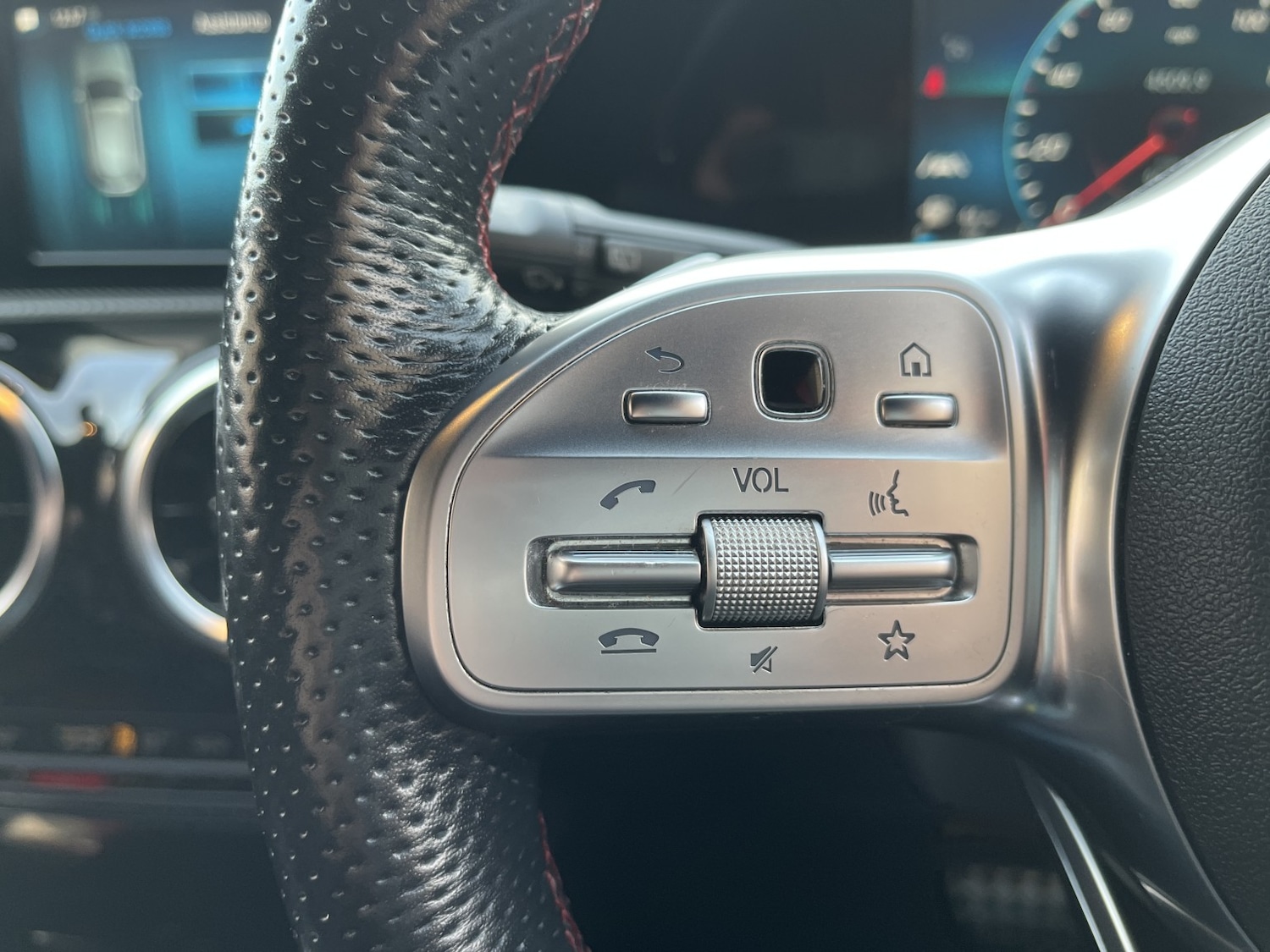 Used Mercedes-Benz A-Class 2018 for sale - 77822379: Photo 28