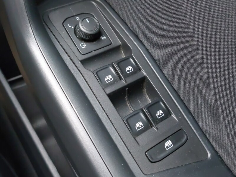 Used Volkswagen T-Roc 2023 for sale - 76230018: Photo 12