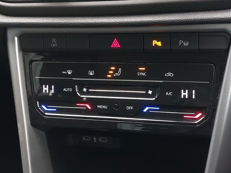 Used Volkswagen T-Roc 2023 for sale - 76230018: Photo 16