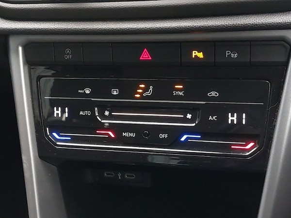 Used Volkswagen T-Roc 2023 for sale - 76230018: Photo 16