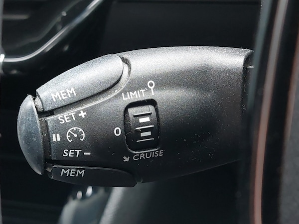 Used Peugeot 2008 2022 for sale - 76309098: Photo 16