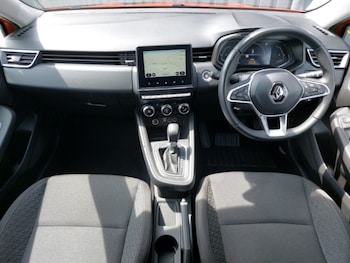 Used Renault Clio 2023 for sale - 78723741: Photo