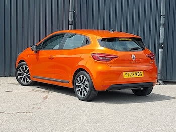 Used Renault Clio 2023 for sale - 78723741: Photo