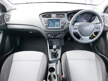 Used Hyundai i20 2019 for sale - 75562256: Photo