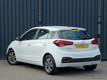 Used Hyundai i20 2019 for sale - 75562256: Photo