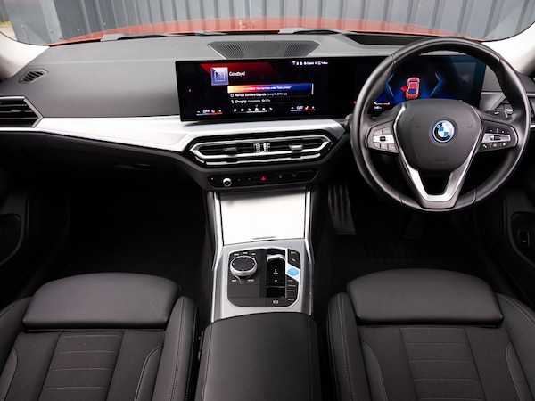 Used BMW i4 2024 for sale - 76275661: Photo 2