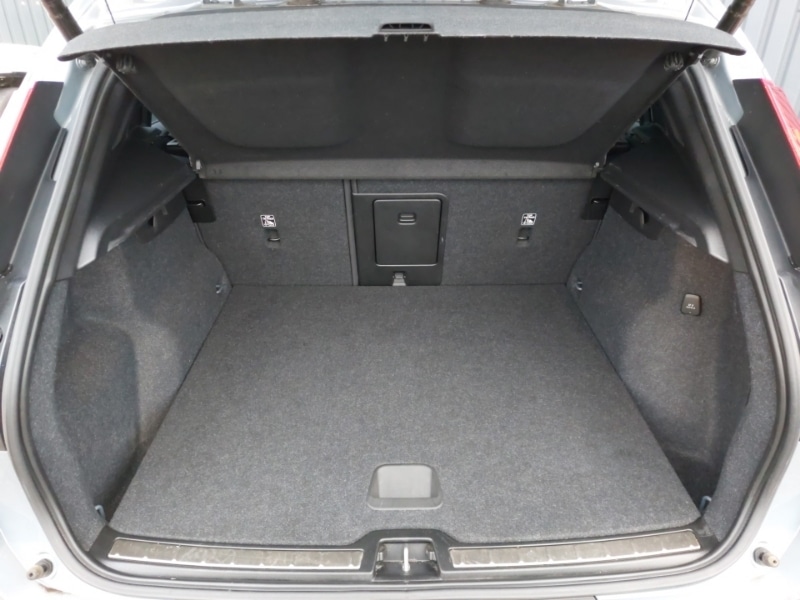 Used Volvo XC40 2022 for sale - 76860659: Photo 8