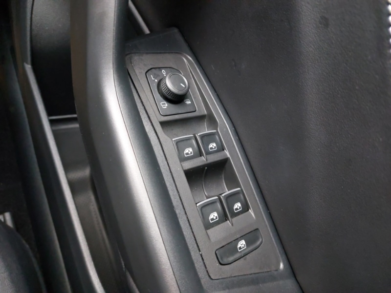 Used Volkswagen T-Roc 2023 for sale - 77311747: Photo 12