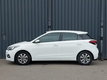 Used Hyundai i20 2018 for sale - 79549998: Photo
