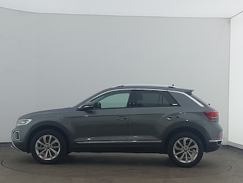 Used Volkswagen T-Roc 2024 for sale - 75197682: Photo