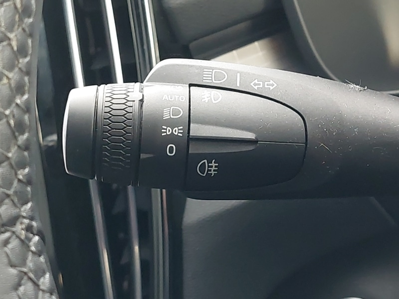 Used Volvo XC40 2023 for sale - 77405150: Photo 15