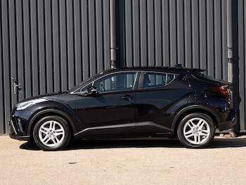 Used Toyota C-HR 2023 for sale - 78327439: Photo
