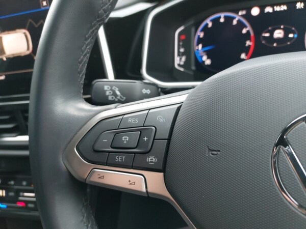 Used Volkswagen T-Roc 2023 for sale - 76258595: Photo 15