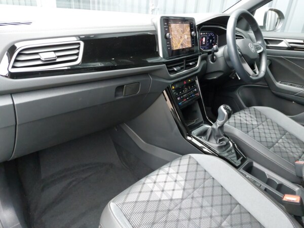 Used Volkswagen T-Roc 2023 for sale - 76258595: Photo 5