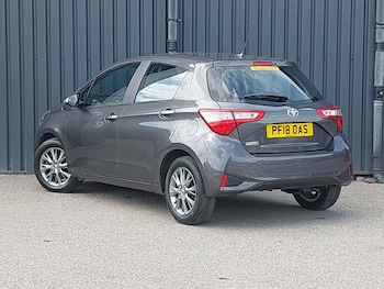 Used Toyota Yaris 2018 for sale - 79101165: Photo