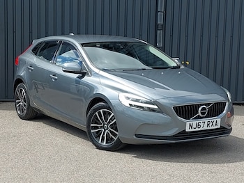 Used Volvo V40 2017 for sale - 79092275: Photo