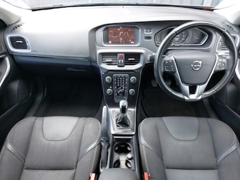 Used Volvo V40 2017 for sale - 79092275: Photo