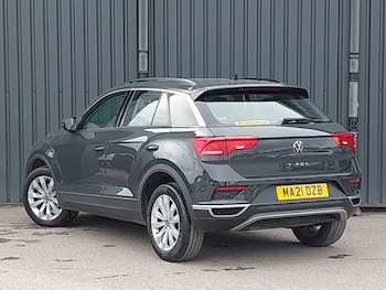 Used Volkswagen T-Roc 2021 for sale - 75514268: Photo