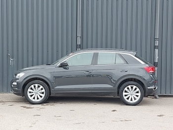Used Volkswagen T-Roc 2021 for sale - 75514268: Photo