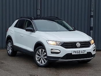 Used Volkswagen T-Roc 2018 for sale - 78009940: Photo