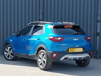 Used Kia Stonic 2023 for sale - 79433326: Photo