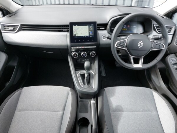 Used Renault Clio 2025 for sale - 76213463: Photo 2