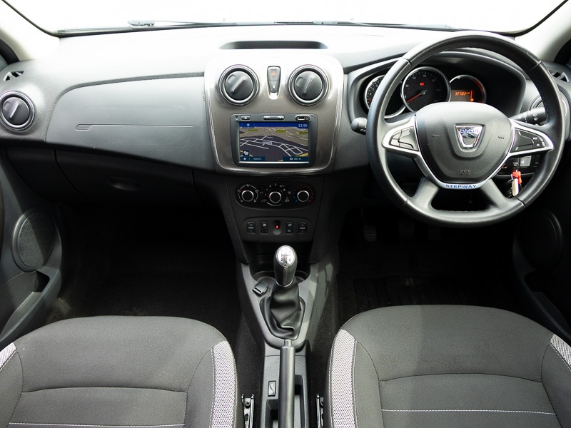 Used Dacia Sandero Stepway 2019 for sale - 76959143: Photo 2