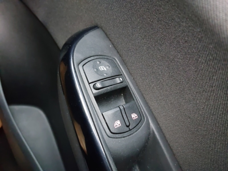 Used Vauxhall Corsa 2018 for sale - 77201875: Photo 12