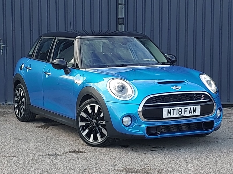 Used MINI Hatch 2018 for sale - 76387927: Photo 1