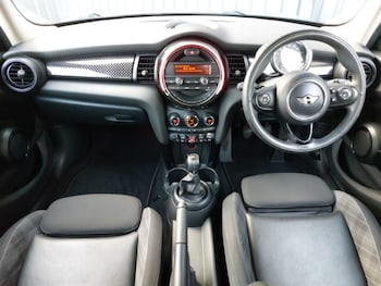 Used MINI Hatch 2018 for sale - 76387927: Photo