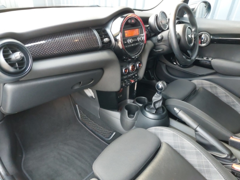 Used MINI Hatch 2018 for sale - 76387927: Photo 5